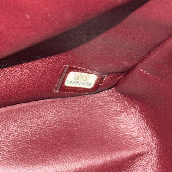 CHANEL Black Quilted Jumbo Leather Flap Shoulder Bag with Chain Strap- Caviar - Picture 10 of 12